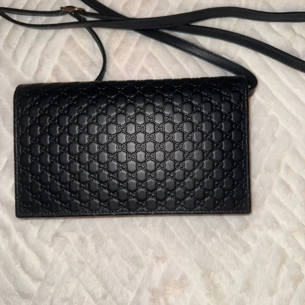 Gucci Embossed Black Crossbody Bag - Picture 2 of 8